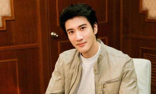 李靓蕾爆料女生是谁啊视频,视频内容深度解析  第2张