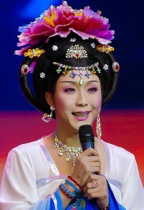 海艺爆料李玉刚视频,揭秘明星幕后生活片段 第1张 海艺爆料李玉刚视频,揭秘明星幕后生活片段 第1张