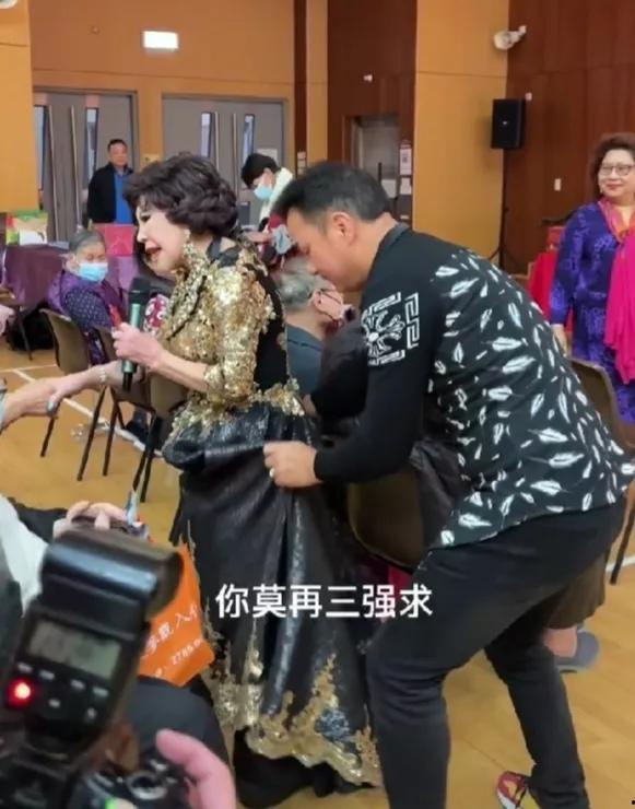 香港艺人最新爆料,揭秘娱乐圈不为人知的秘密  第2张 香港艺人最新爆料,揭秘娱乐圈不为人知的秘密  第2张