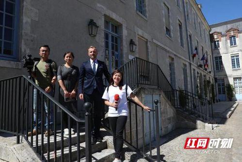 德爱中学爆料新闻事件视频,揭秘校园内幕  第2张 德爱中学爆料新闻事件视频,揭秘校园内幕  第2张