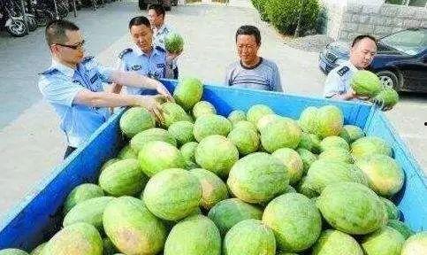 盐山网红吃瓜群微信号,揭秘网络红人的幕后故事  第2张